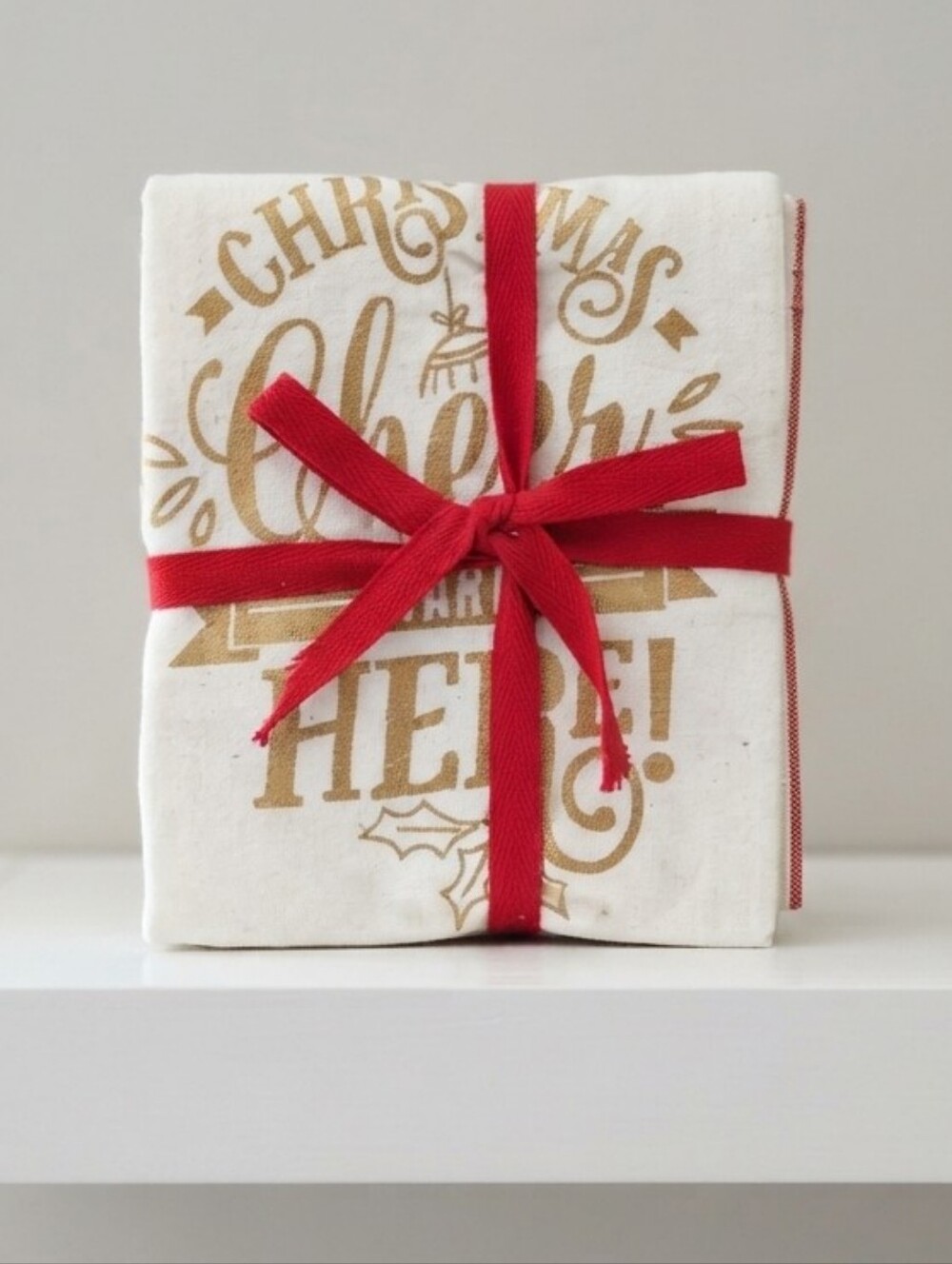 NWT Set of 2 Holiday Tea Towels  (0373)